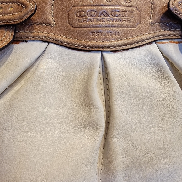 Coach Y2K Off White Leather Sachel With Chain Detail - Picture 7 of 14